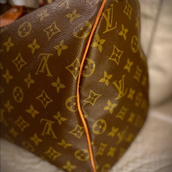 COPY - Authentic Louis Vuitton Speedy 40 - Picture 3 of 9